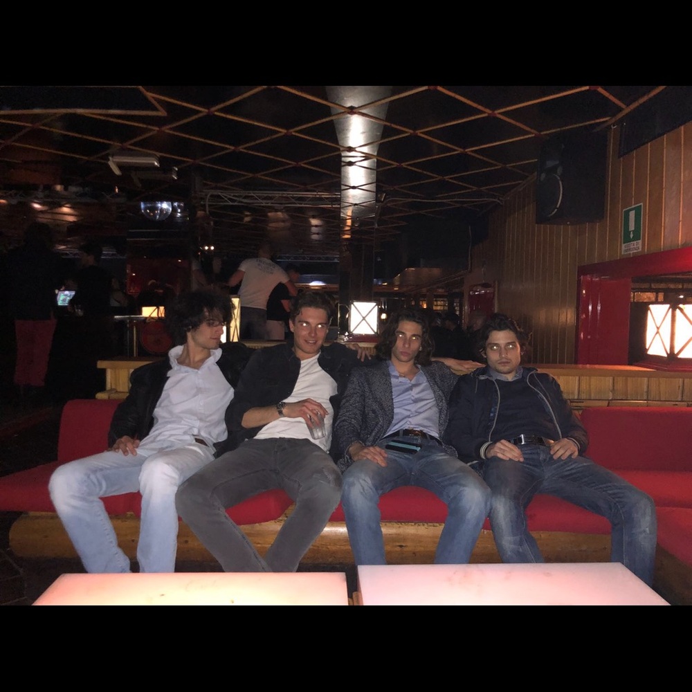 Meet your Posher, Anas